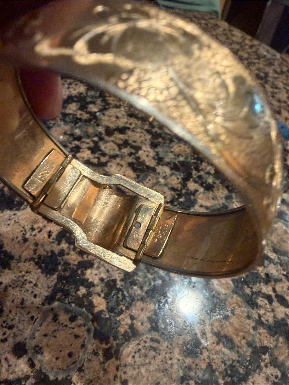 Marsh vintage Gold-Tone Floral Engraved Belt Bracelet - Picture 3 of 11